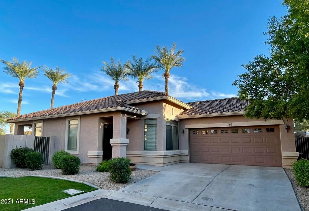 1327 E Marlin Dr, Chandler, AZ 85286