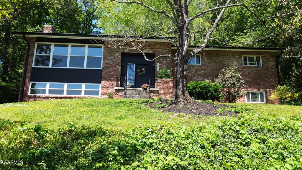 5817 Marilyn Dr, Knoxville, TN 37914