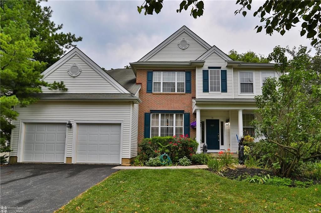 957 Hollow Ct, Allentown, PA 18104