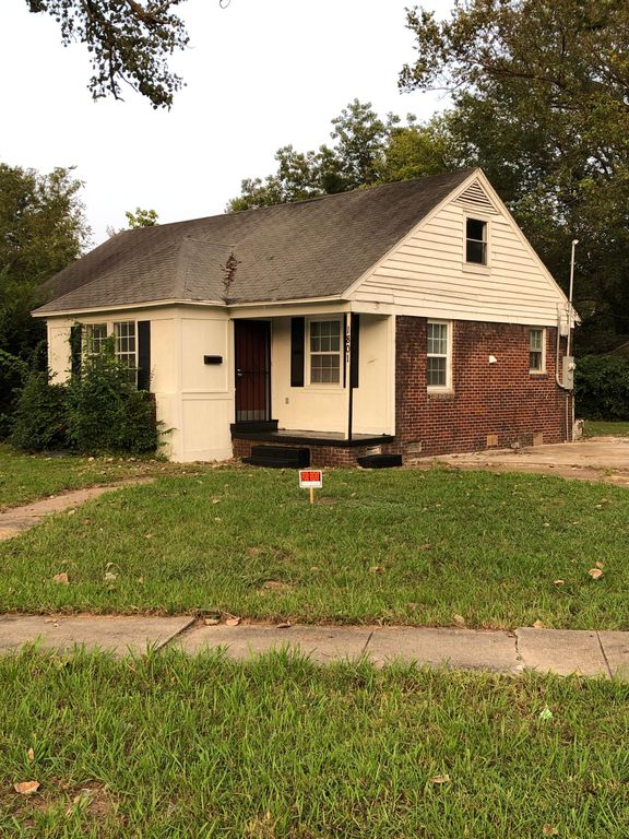 1801 N McAuley Dr, West Memphis, AR 72301