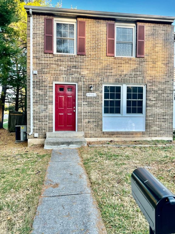 19943 Buhrstone Dr, Gaithersburg, MD 20886