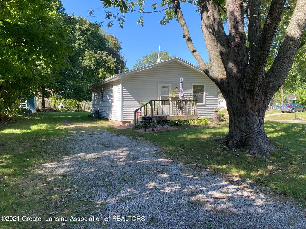 6000 Pheasant Ave, Lansing, MI 48911
