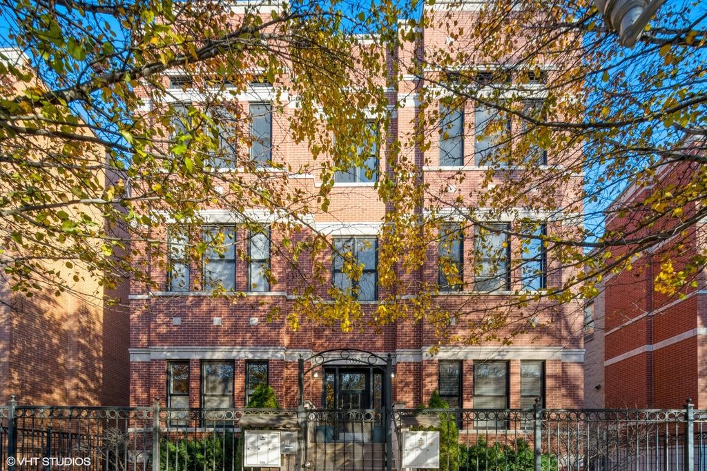 3333 S Prairie Ave #2S, Chicago, IL 60616