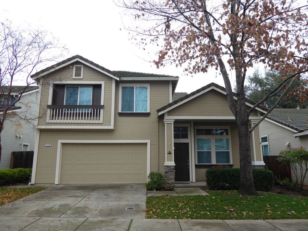 370 Coventry Cir, Folsom, CA 95630