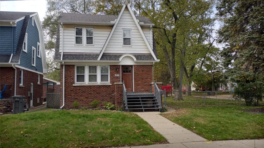 1810 Nowlin St, Dearborn, MI 48124