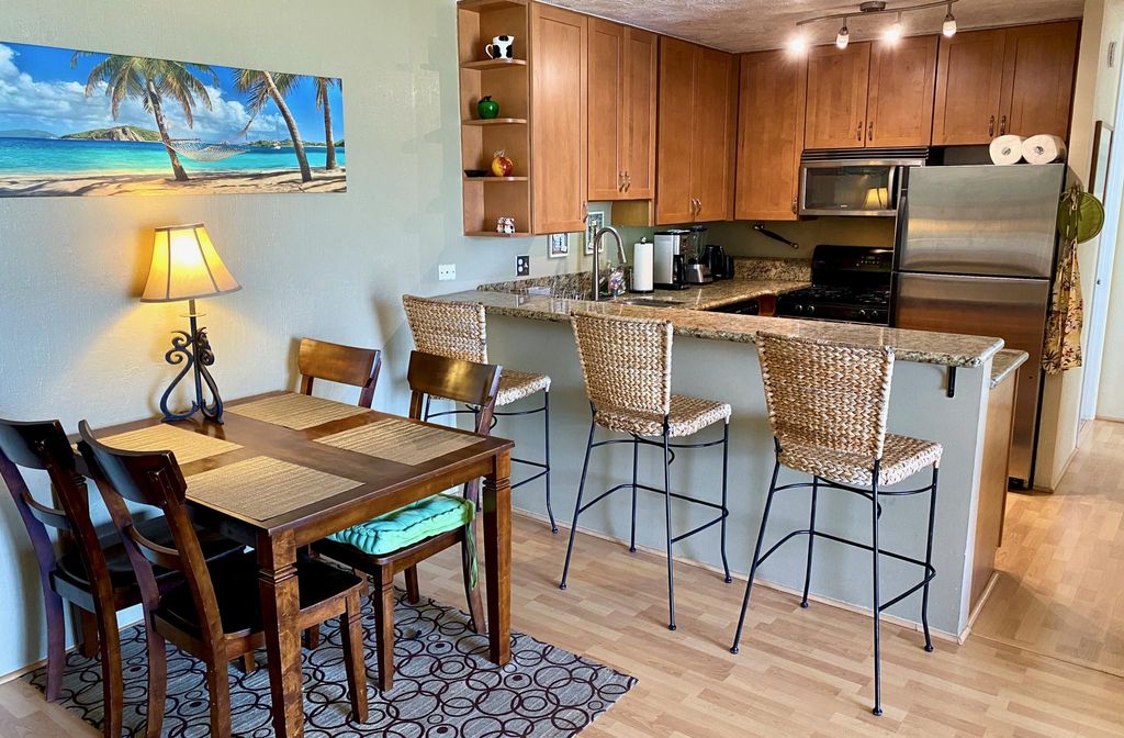 2452 Tusitala St #1806, Honolulu, HI 96815