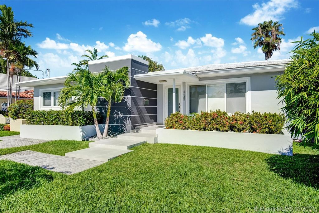 8835 Carlyle Ave, Miami Beach, FL 33154