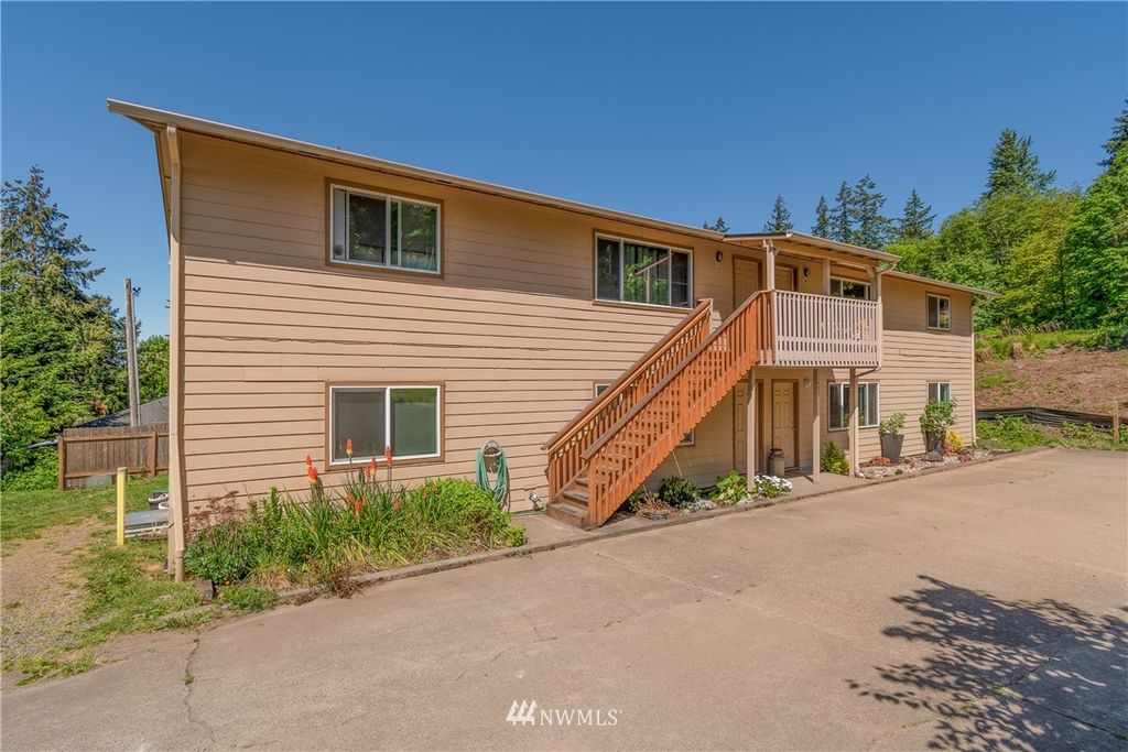 237 S 10th St, Kalama, WA 98625