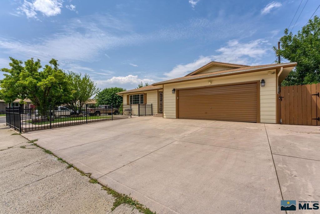 2165 Belcrest Cir, Reno, NV 89512