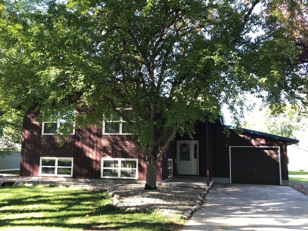 401 Minnesota Ave, Prinsburg, MN 56281