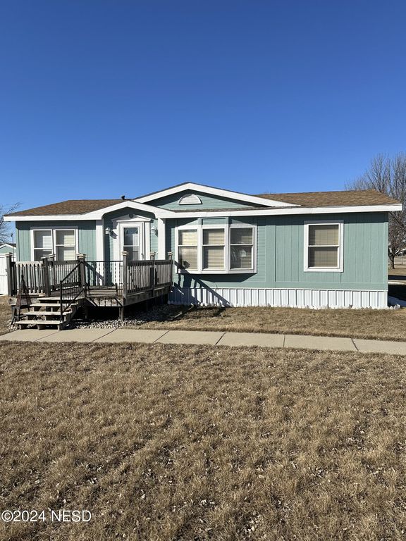 2014 11th Ave SW, Watertown, SD 57201