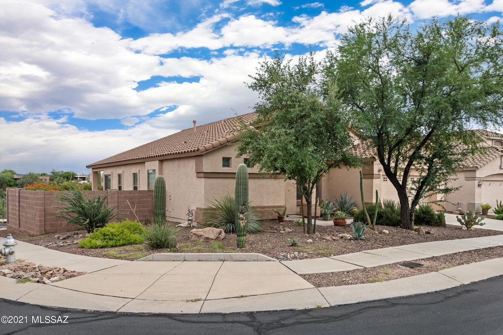 4924 N Louis River Way, Tucson, AZ 85718