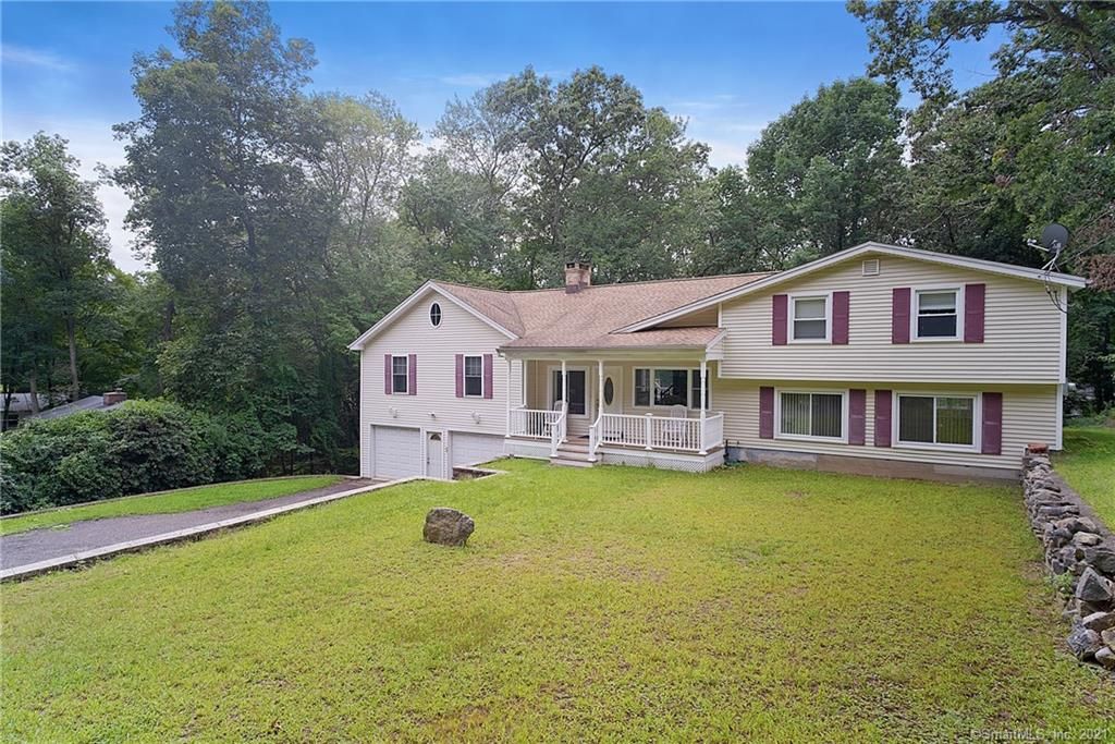 52 Beacon Hill Ter, Shelton, CT 06484