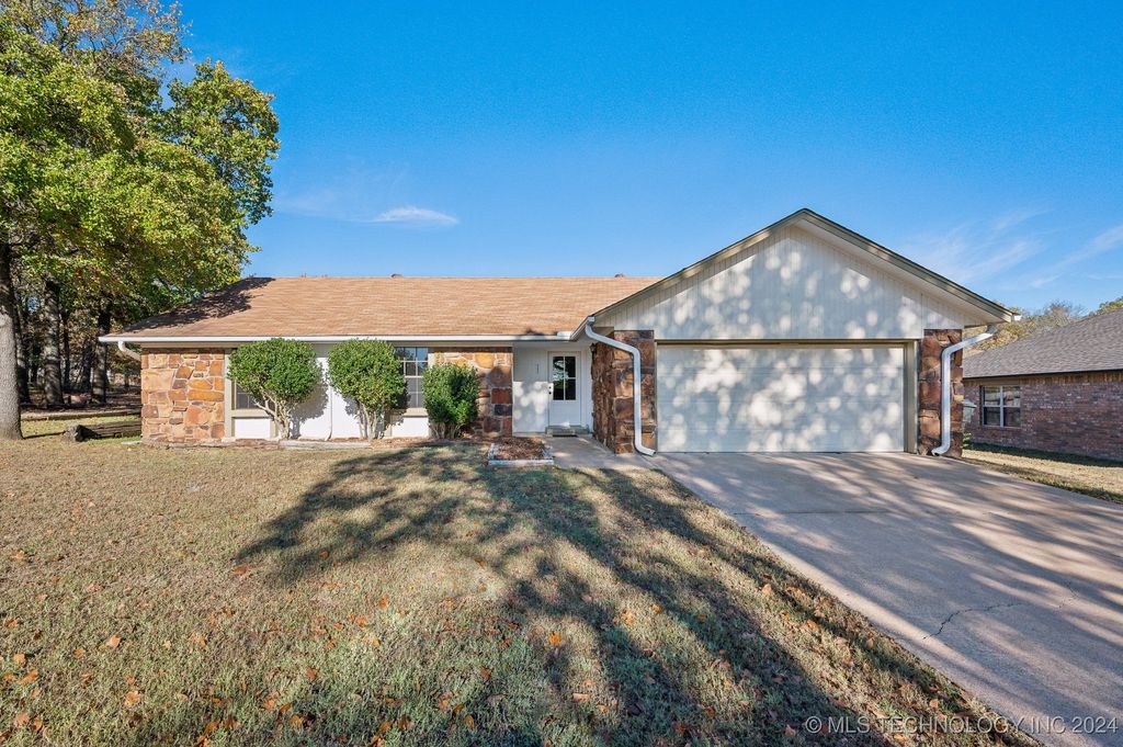 121 Gibson Pl, Mannford, OK 74044