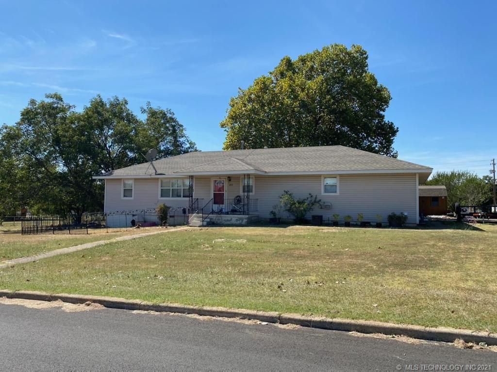 183 6th St, Healdton, OK 73438