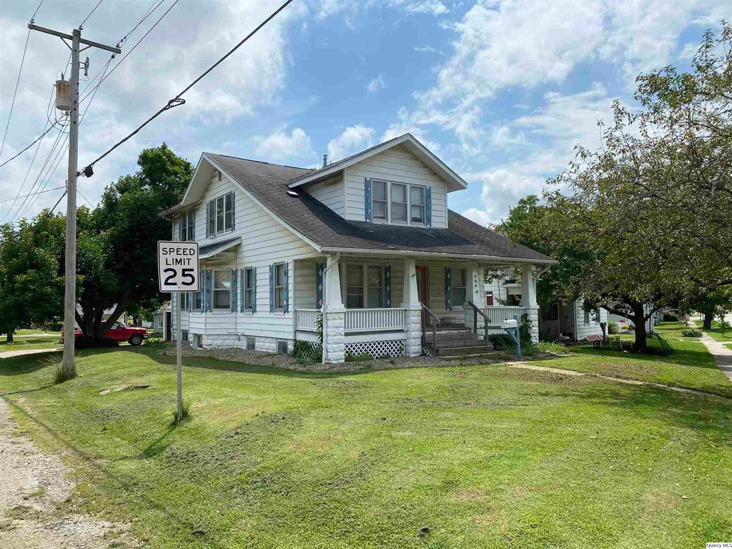 300 Quincy Rd, Mount Sterling, IL 62353