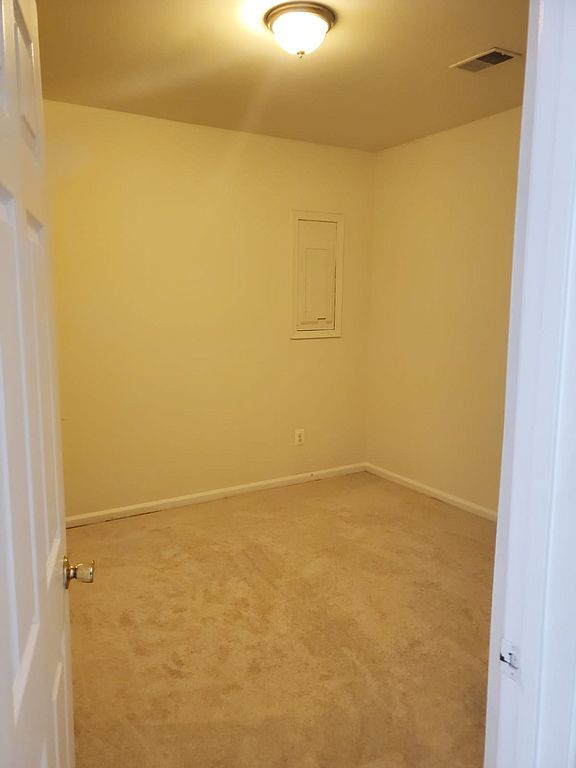 9621 Horsham Dr, Laurel, MD 20723