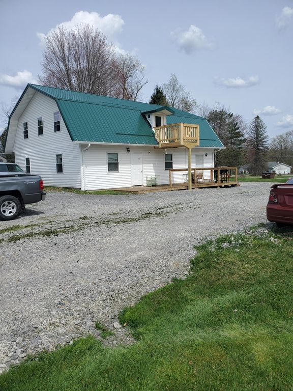 109 Hemlock Ct #3, Harrisville, PA 16038