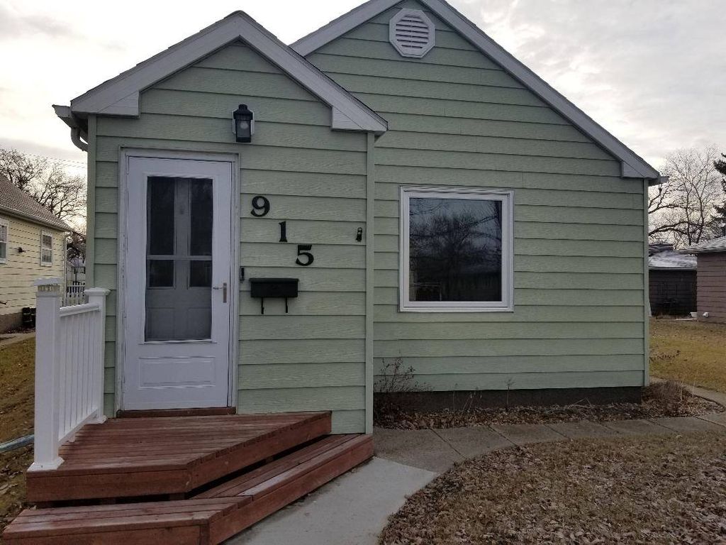 915 Main St, Bottineau, ND 58318 Trulia