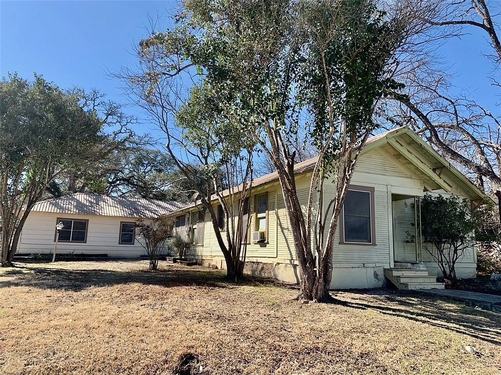 108 S Race St, Lampasas, TX 76550 Trulia