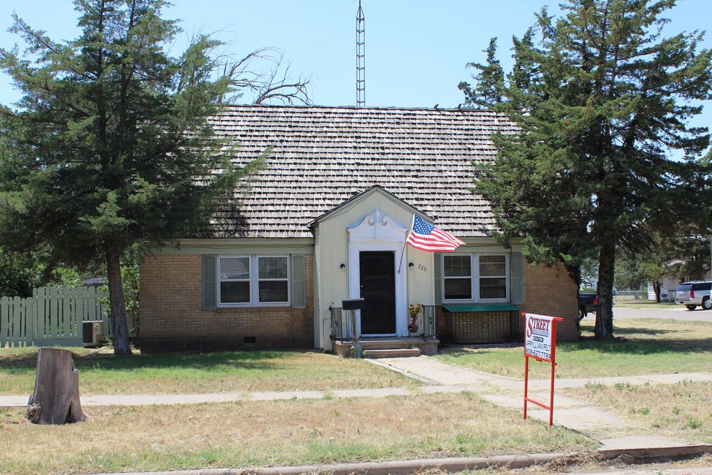 229 N Briscoe Ave, Tulia, TX 79088