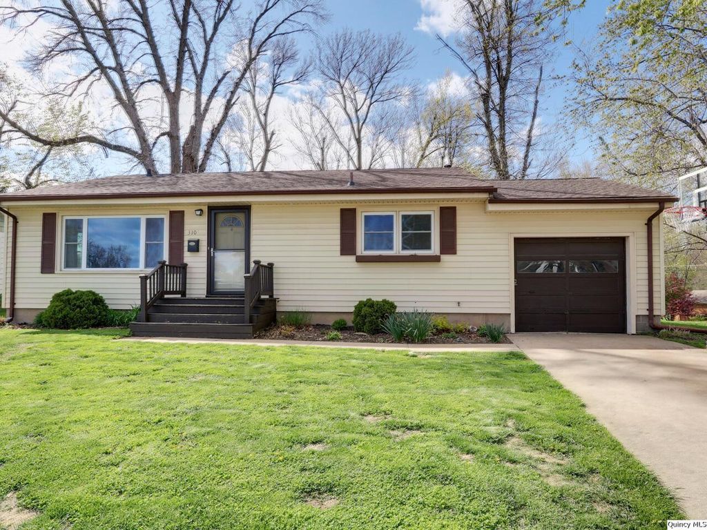3109 N College Ave, Quincy, IL 62301