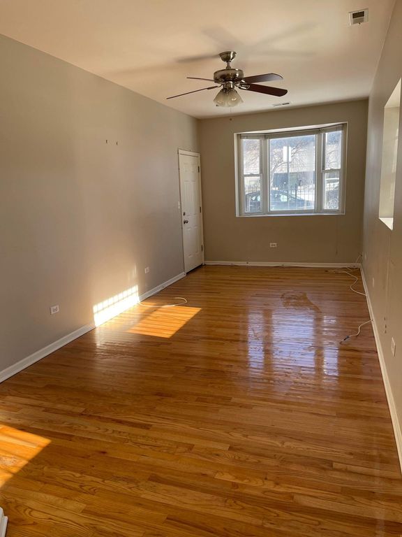 514 S Oakley Blvd #1, Chicago, IL 60612