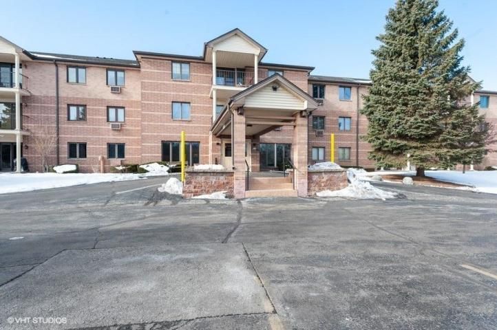 530 N  Silverbrook Dr #105, West Bend, WI 53090