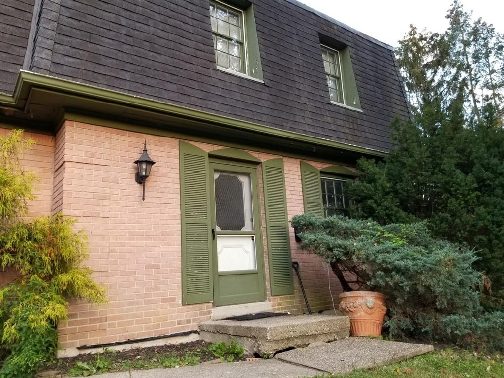 7636 Montgomery Rd #D, Cincinnati, OH 45236