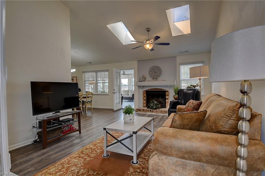 1809 Gershwin Dr, Virginia Beach, VA 23454