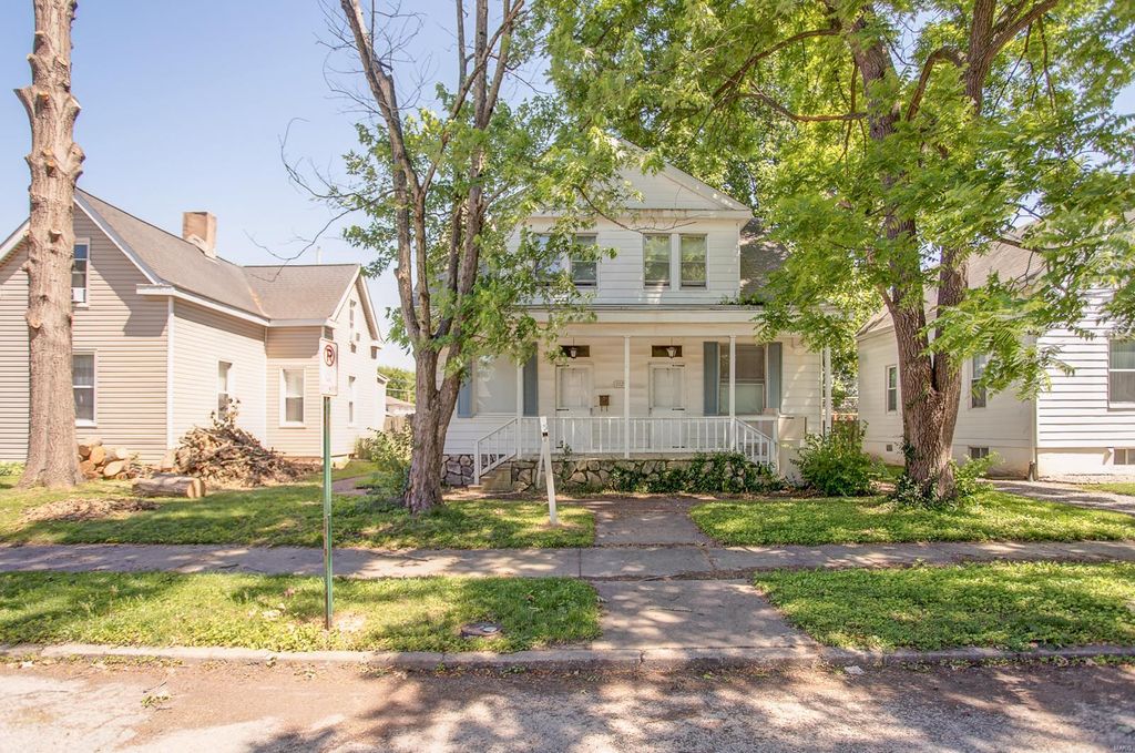 1124 N Church St, Belleville, IL 2 Bed, 2 Bath SingleFamily Home