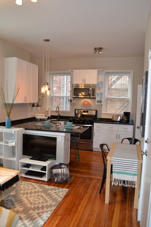 20 Moon St #2, Boston, MA 02113