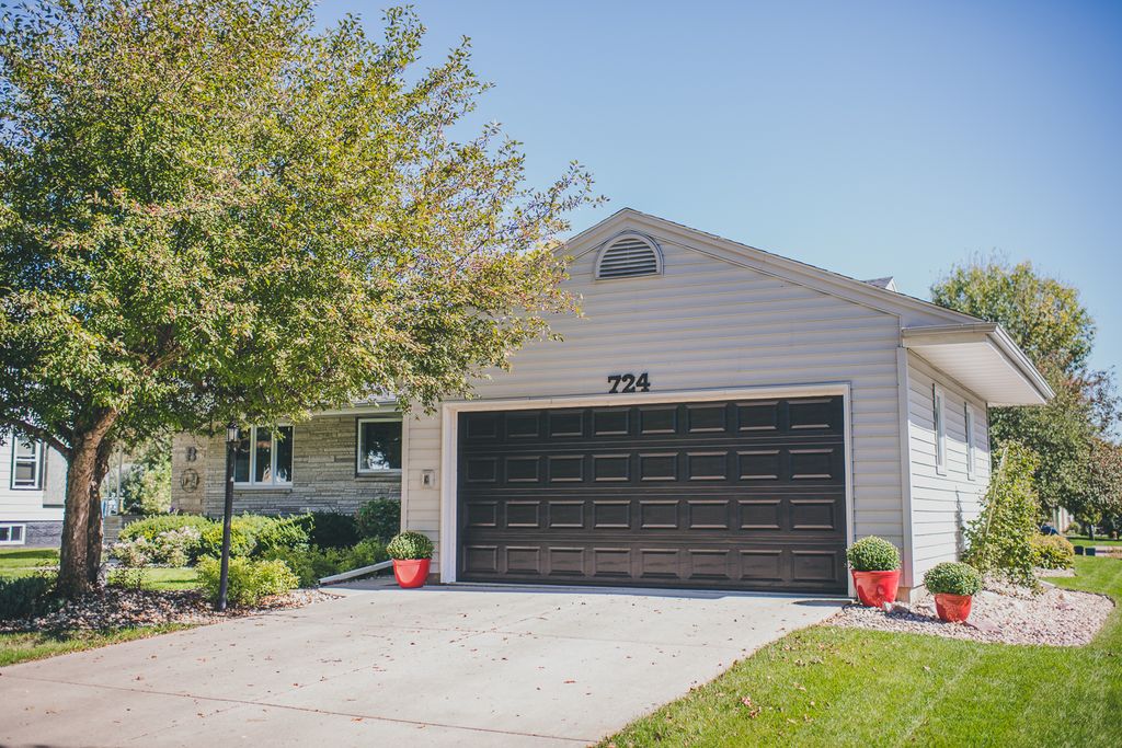 724 N Estey St, Luverne, MN 56156 Trulia