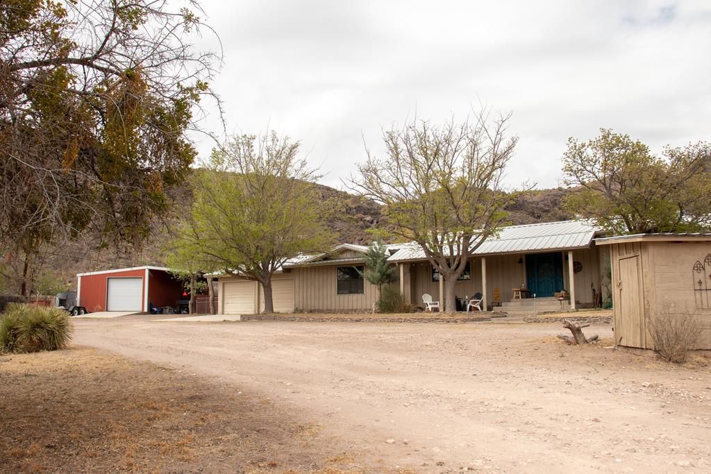 216 N Painted Trees Rd, Fort Davis, TX 79734