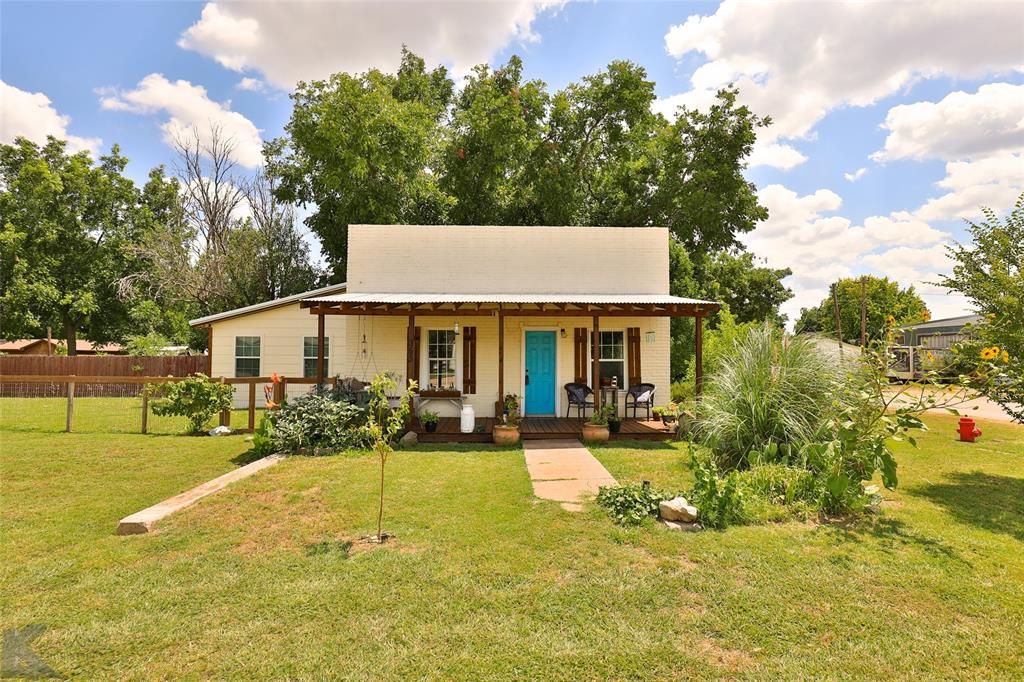 365 Graham St, Tuscola, TX 79562