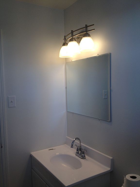 803 W Ackerman Dr, Thomasboro, IL 61878