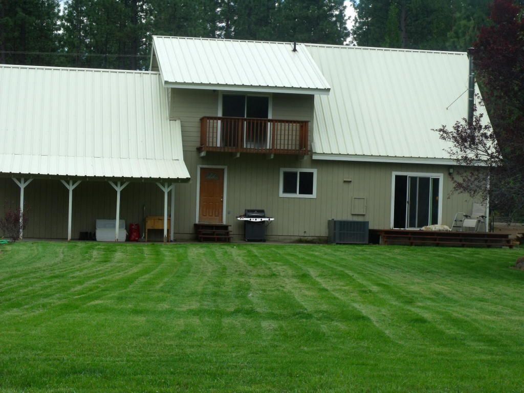 40596 Old School Rd, Fall River Mills, CA 96028