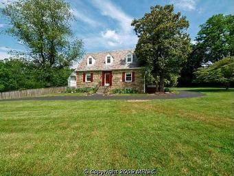 15920 Emory Ln, Rockville, MD 20853