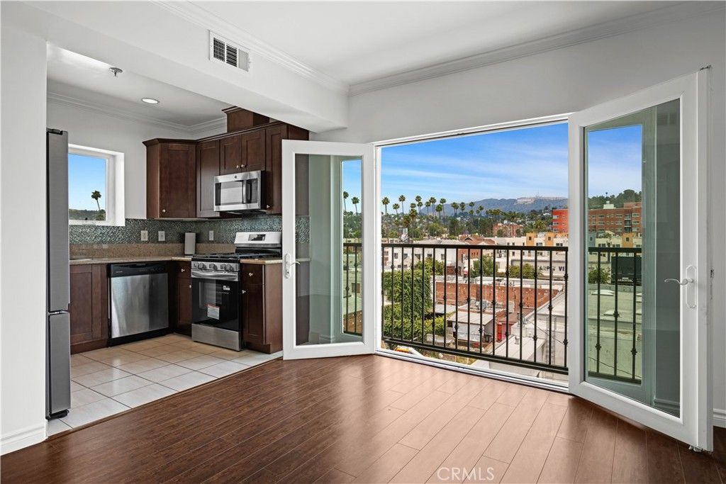5633 Carlton Way #503, Los Angeles, CA 90028
