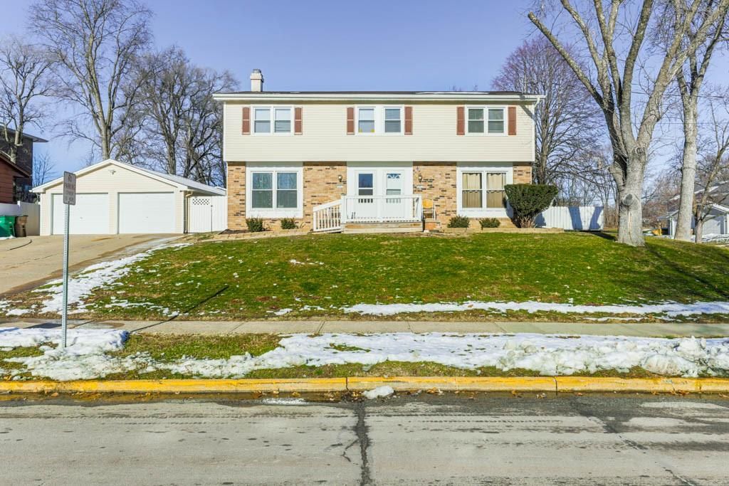 6401 & 6403 Lincoln Ave, Windsor Heights, IA 50324 Trulia