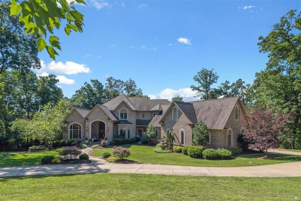 18420 Rieger Rd, Wildwood, MO 63005