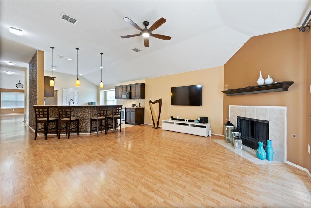 5401 Chinkapin Ln, Fort Worth, TX 76244