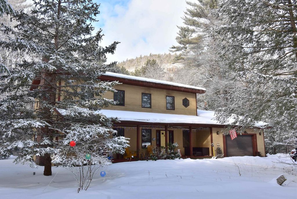 45 W Side Woods Rd, North Conway, NH 03860