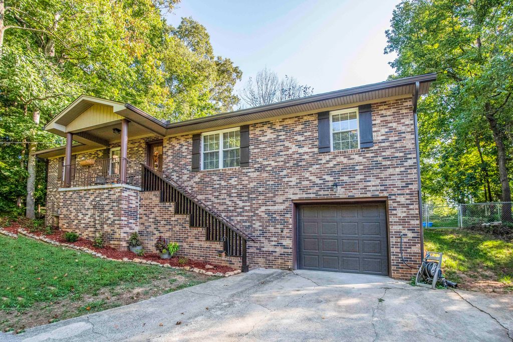 5904 Wilkerson Rd, Knoxville, TN 37912