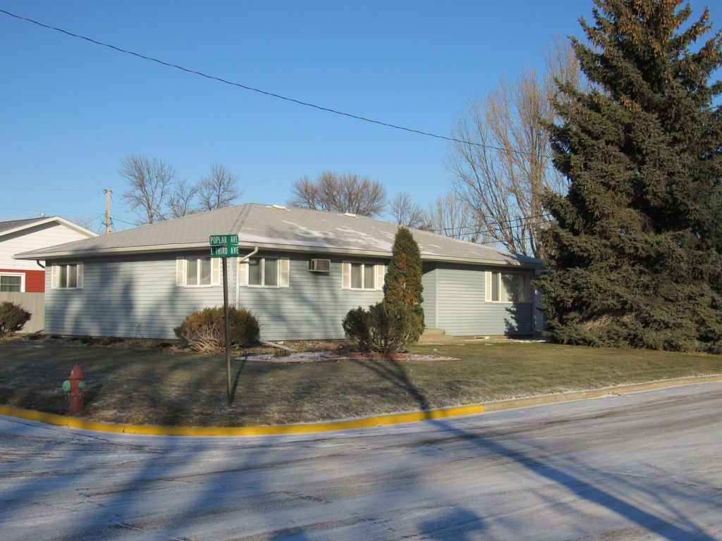 301 Poplar St, Plentywood, MT 59254 Trulia
