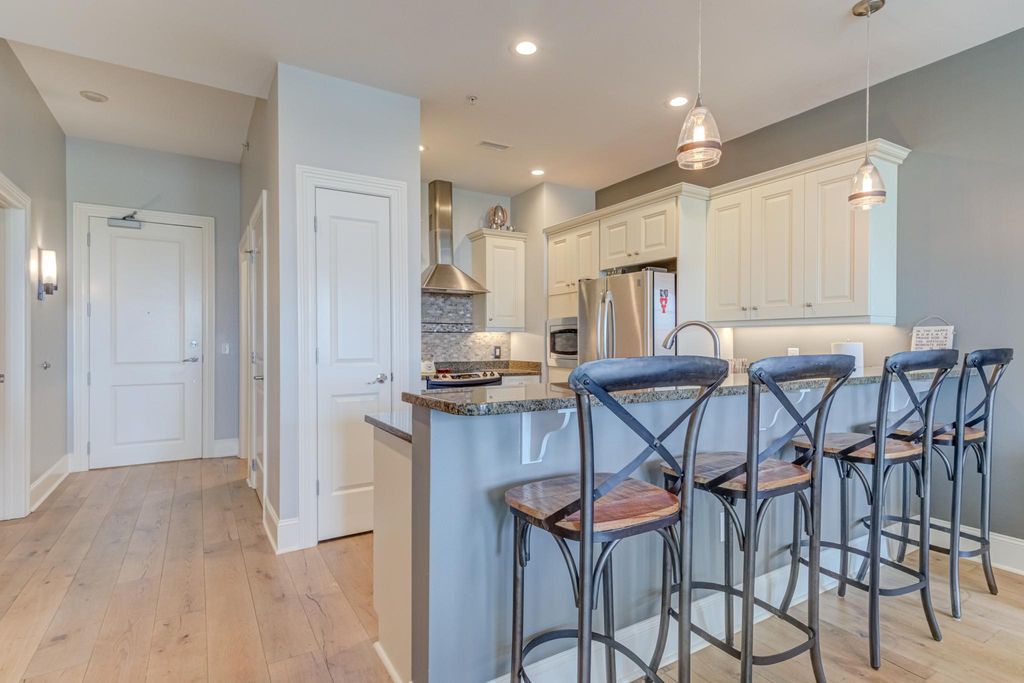 400 W North St #902, Raleigh, NC 27603