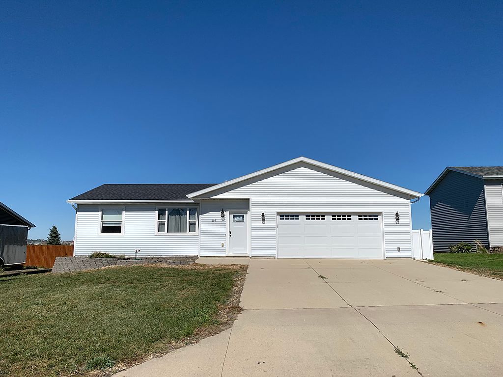 114 Allen Dr, Bismarck, ND 58504