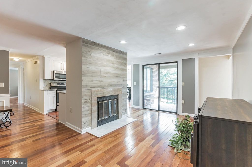 13207 Chalet Pl #5304, Germantown, MD 20874