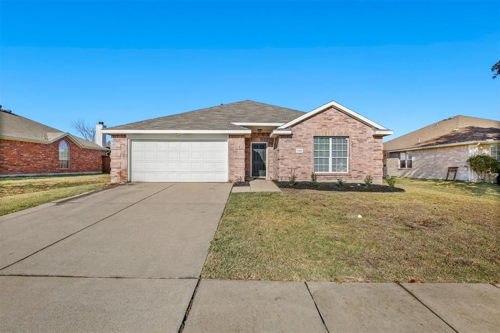 1525 Vista Ridge Dr, Forney, TX 75126