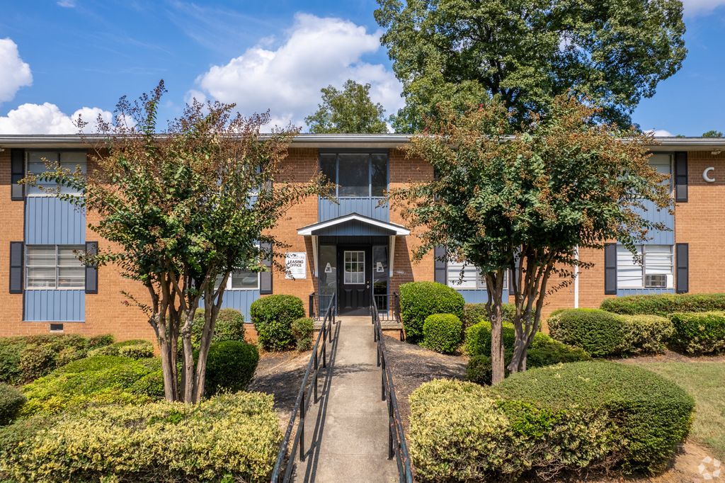 100 Morrow Rd, Forest Park, GA 30297